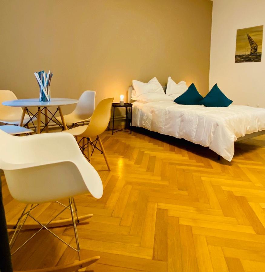 Crops City Stay Trieste Bagian luar foto
