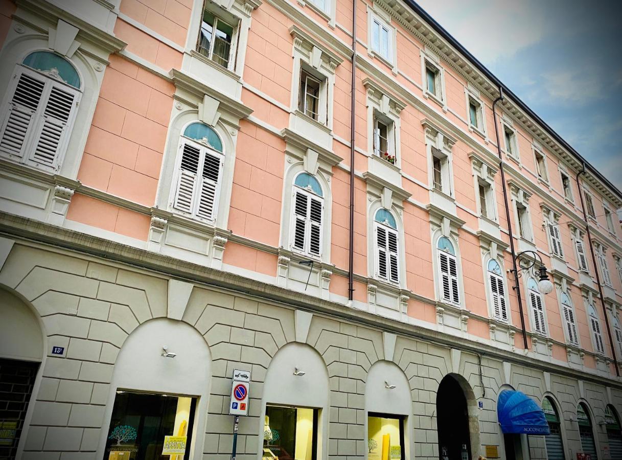 Crops City Stay Trieste Bagian luar foto